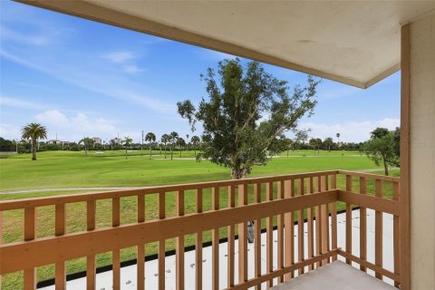 Touwnhouse à vendre à Saint Petersburg, Floride: 3 chambres, 153.29 m2 № 2400183 - photo 10