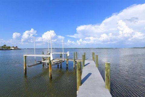House in Bradenton Beach, Florida 8 bedrooms, 396.69 sq.m. № 1561217 - photo 19