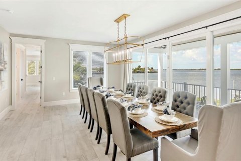 House in Bradenton Beach, Florida 8 bedrooms, 396.69 sq.m. № 1561217 - photo 8