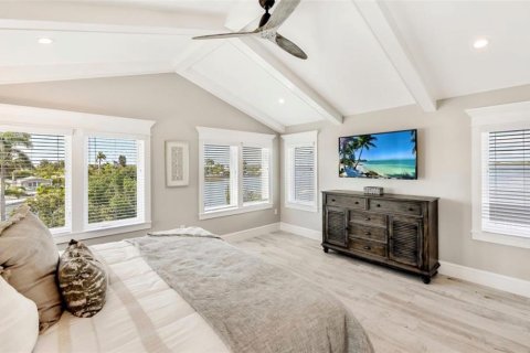 House in Bradenton Beach, Florida 8 bedrooms, 396.69 sq.m. № 1561217 - photo 15