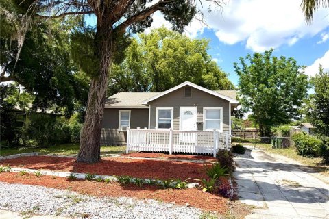 House in Winter Haven, Florida 2 bedrooms, 83.24 sq.m. № 2299756