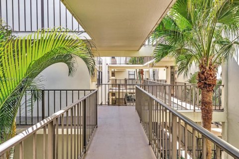 Copropriété à vendre à Aventura, Floride: 3 chambres, 128.21 m2 № 2004583 - photo 23