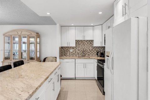 Copropriété à vendre à Aventura, Floride: 3 chambres, 128.21 m2 № 2004583 - photo 2