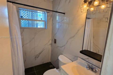 Propiedad comercial en venta en Fort Lauderdale, Florida № 1992562 - foto 5