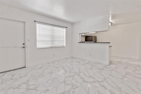 Copropriété à louer à Miami, Floride: 1 chambre, 52.95 m2 № 2076359 - photo 4