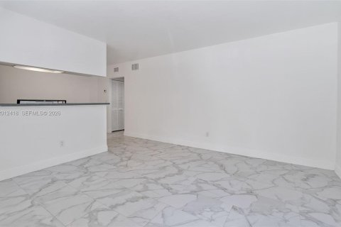 Copropriété à louer à Miami, Floride: 1 chambre, 52.95 m2 № 2076359 - photo 3