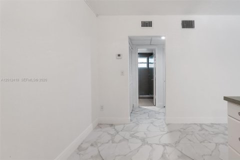 Copropriété à louer à Miami, Floride: 1 chambre, 52.95 m2 № 2076359 - photo 10
