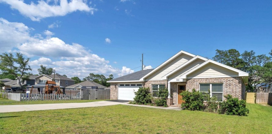 House in Niceville, Florida 5 bedrooms, 202.16 sq.m. № 561425