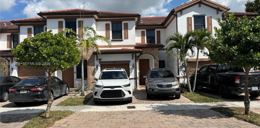 Таунхаус в Хайалиа, Флорида 3 спальни, 158.68м2 № 2036037