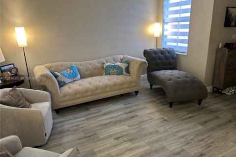 Купить таунхаус в Хайалиа, Флорида 3 спальни, 158.68м2, № 2036037 - фото 3