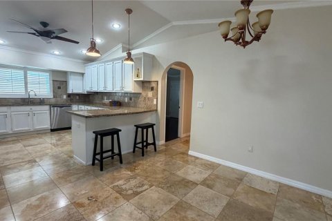 Villa ou maison à louer à Port Charlotte, Floride: 4 chambres, 251.11 m2 № 2419951 - photo 6