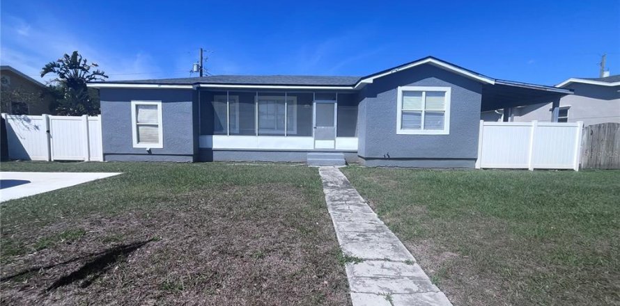 House in Tampa, Florida 2 bedrooms, 95.32 sq.m. № 2195084