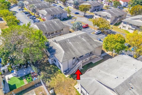 Condo in Miami, Florida, 2 bedrooms  № 2042679 - photo 4