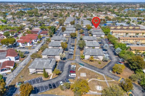 Condo in Miami, Florida, 2 bedrooms  № 2042679 - photo 20