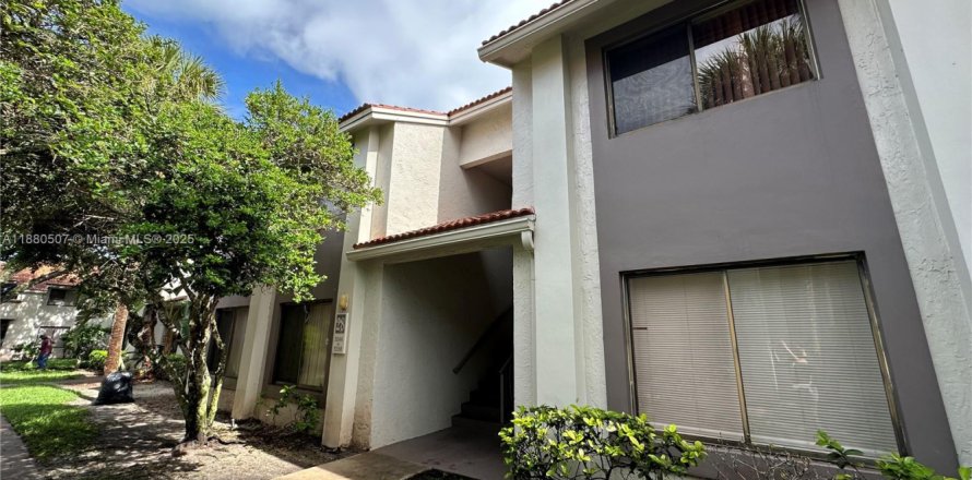 Casa en Coral Springs, Florida 1 dormitorio, 66.89 m2 № 1932388