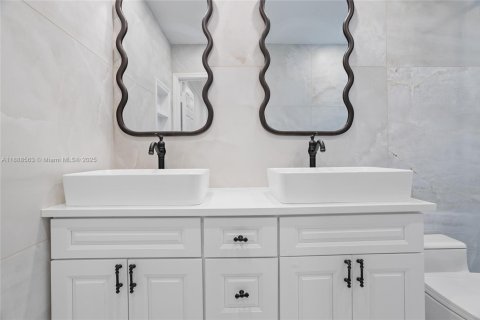 House in Boca Raton, Florida 4 bedrooms, 176.7 sq.m. № 1942427 - photo 21