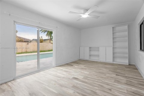 Casa en venta en Boca Raton, Florida, 4 dormitorios, 176.7 m2 № 1942427 - foto 11