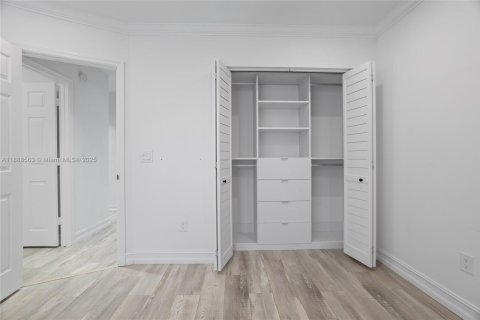 House in Boca Raton, Florida 4 bedrooms, 176.7 sq.m. № 1942427 - photo 28