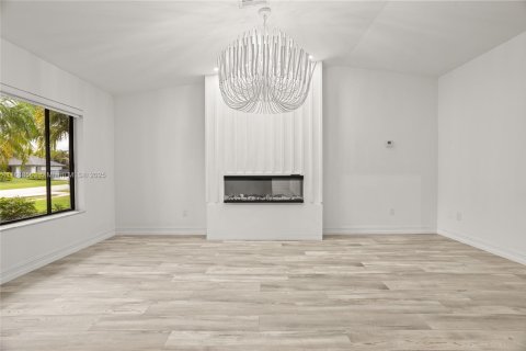 House in Boca Raton, Florida 4 bedrooms, 176.7 sq.m. № 1942427 - photo 5