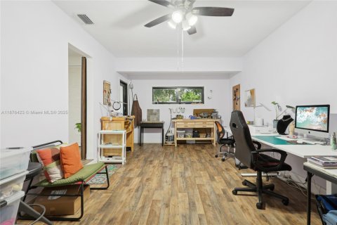 House in Hollywood, Florida 4 bedrooms, 193.79 sq.m. № 1927997 - photo 20