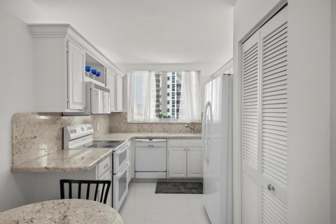 Condominio en venta en Pompano Beach, Florida, 2 dormitorios, 145.86 m2 № 2260200 - foto 7