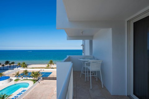 Condominio en venta en Pompano Beach, Florida, 2 dormitorios, 145.86 m2 № 2260200 - foto 17