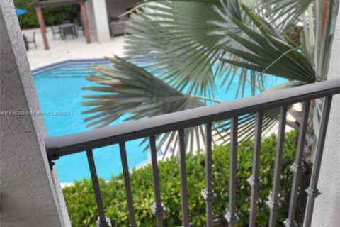 Adosado en venta en Doral, Florida, 3 dormitorios, 226.5 m2 № 1764357 - foto 24