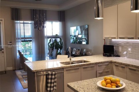 Adosado en venta en Doral, Florida, 3 dormitorios, 226.5 m2 № 1764357 - foto 11