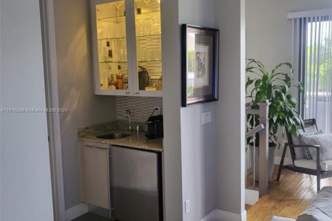 Adosado en venta en Doral, Florida, 3 dormitorios, 226.5 m2 № 1764357 - foto 3