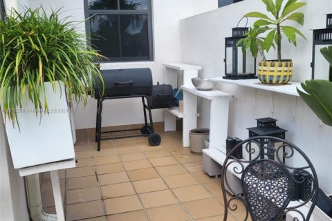 Adosado en venta en Doral, Florida, 3 dormitorios, 226.5 m2 № 1764357 - foto 7