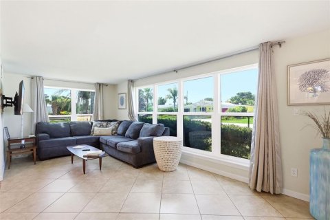 Casa en venta en Ormond Beach, Florida, 3 dormitorios, 123.75 m2 № 2384468 - foto 12