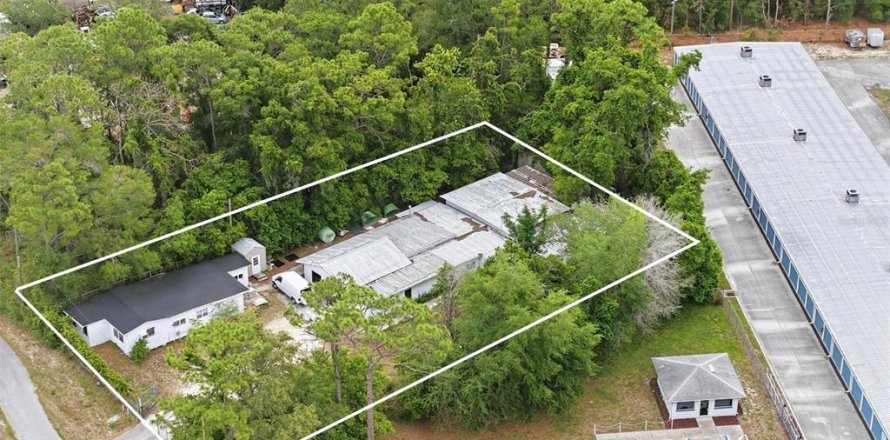 Immobilier commercial à Brooksville, Floride 409.14 m2 № 2115080