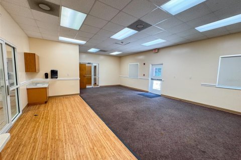 Immobilier commercial à louer à Sanford, Floride № 2156995 - photo 17