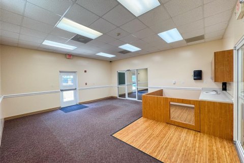 Immobilier commercial à louer à Sanford, Floride № 2156995 - photo 5