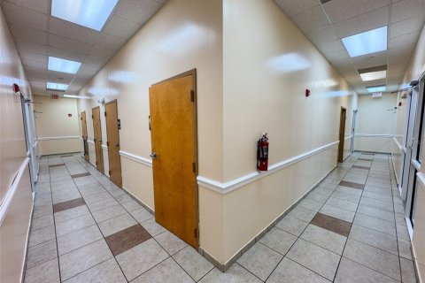 Immobilier commercial à louer à Sanford, Floride № 2156995 - photo 11