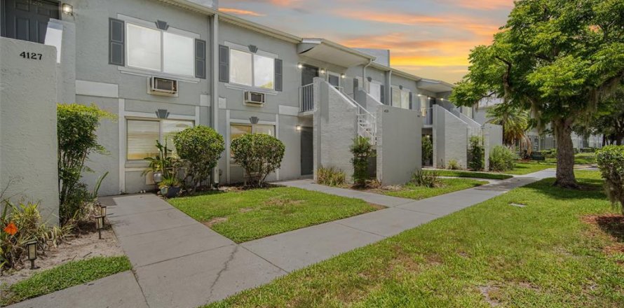 Condo à Tampa, Floride, 4 pièces  № 2099018