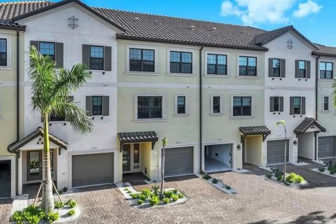 Touwnhouse à louer à Sarasota, Floride: 4 chambres, 169.55 m2 № 951135 - photo 1