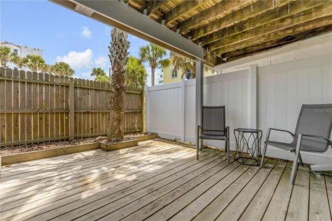 Duplex à vendre à New Smyrna Beach, Floride: 3 chambres, 195.75 m2 № 2355786 - photo 24