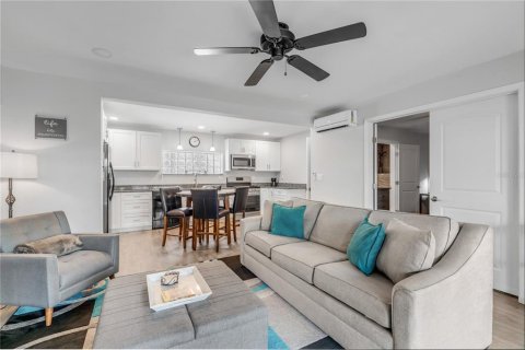 Duplex à vendre à New Smyrna Beach, Floride: 3 chambres, 195.75 m2 № 2355786 - photo 8