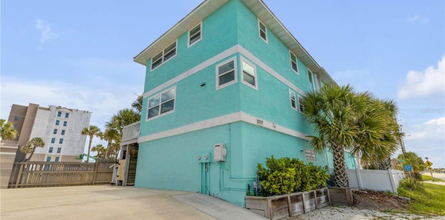 Duplex à New Smyrna Beach, Floride 3 chambres, 195.75 m2 № 2355786