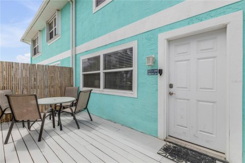 Duplex à vendre à New Smyrna Beach, Floride: 3 chambres, 195.75 m2 № 2355786 - photo 29