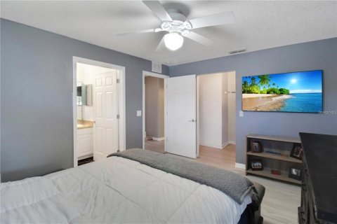 House in Wimauma, Florida 4 bedrooms, 150.32 sq.m. № 1542988 - photo 12