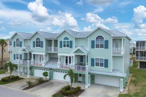 Townhouse in Placida, Florida 3 bedrooms, 208.84 sq.m. № 1554917 - photo 1