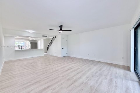 Купить таунхаус в Дорал, Флорида 2 спальни, 129.32м2, № 2031397 - фото 10