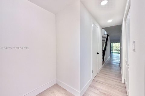 Купить таунхаус в Дорал, Флорида 2 спальни, 129.32м2, № 2031397 - фото 7