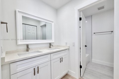 Купить таунхаус в Дорал, Флорида 2 спальни, 129.32м2, № 2031397 - фото 17