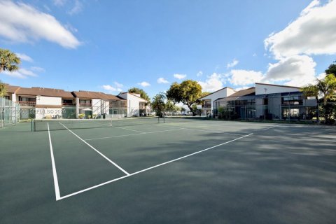 Купить таунхаус в Дорал, Флорида 2 спальни, 129.32м2, № 2031397 - фото 28