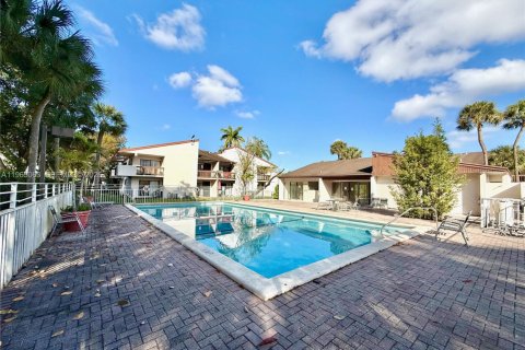 Купить таунхаус в Дорал, Флорида 2 спальни, 129.32м2, № 2031397 - фото 27