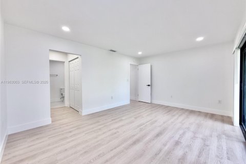 Купить таунхаус в Дорал, Флорида 2 спальни, 129.32м2, № 2031397 - фото 20