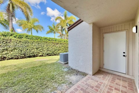 Купить таунхаус в Дорал, Флорида 2 спальни, 129.32м2, № 2031397 - фото 29